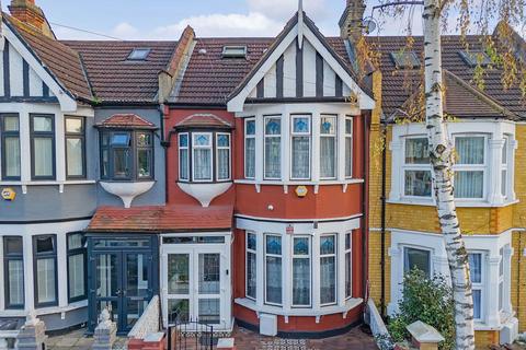 4 bedroom terraced house for sale, Colchester Road, London E10