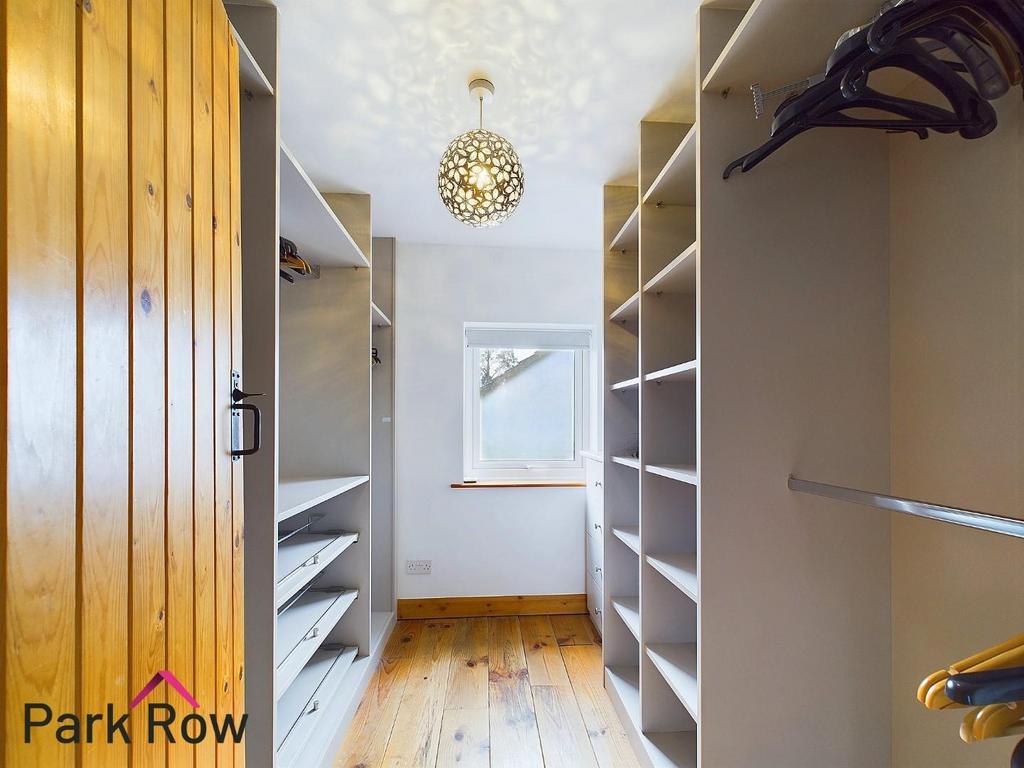Walk in wardrobe