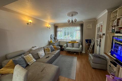 3 bedroom semi-detached house for sale, Green Lane, Shepperton TW17