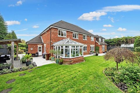 6 bedroom detached house for sale, Hillbury Close, Warlingham CR6