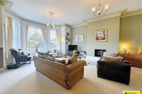 3 bedroom maisonette for sale, St. James Terrace, Buxton