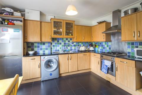 4 bedroom flat to rent, Cautley Avenue, Clapham, London, SW4