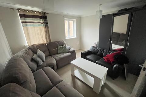 undefined, Grants Yard, Burton-On-Trent DE14