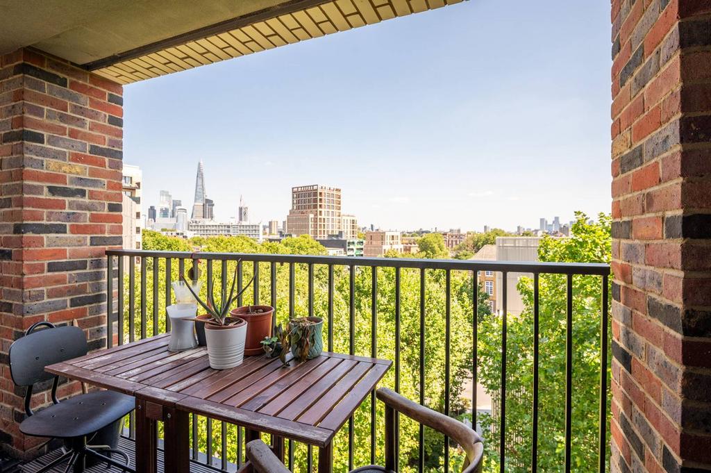 Heygate Street, Elephant and Castle... 2 bed flat for sale £700,000
