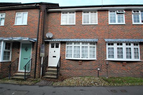 2 bedroom terraced house to rent, Sheep Street, Petersfield