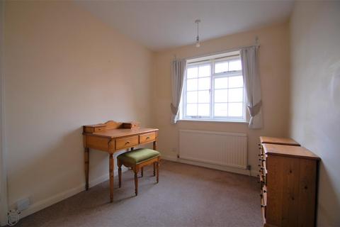 2 bedroom terraced house to rent, Sheep Street, Petersfield