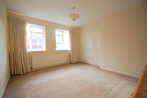 2 bedroom terraced house to rent, Sheep Street, Petersfield