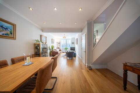 65 Victor Road, Windsor, SL4 3JS