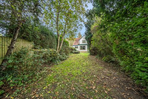 3 bedroom detached house for sale, Gaston Bridge Road, Shepperton, TW17