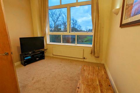 2 bedroom flat for sale, Britannic Park, Yew Tree Road, Birmingham B13