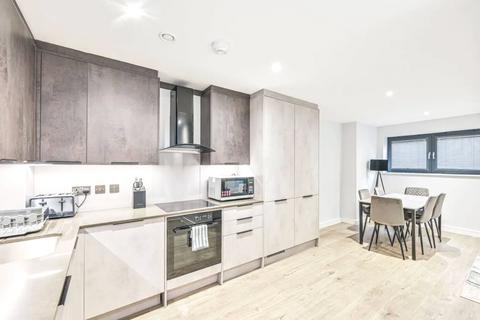 3 bedroom apartment to rent, The Hyde, London, NW9