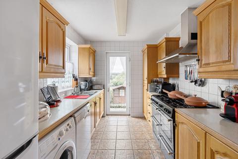 17 Castlefields, Istead Rise, Gravesend, DA13 9EJ