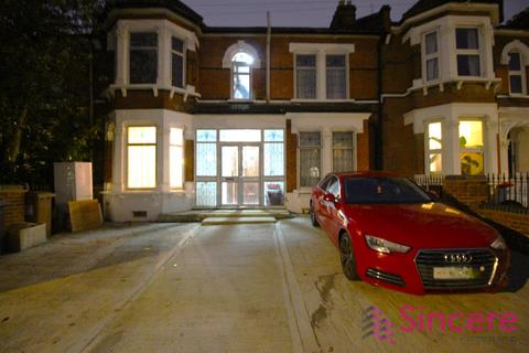 1 bedroom apartment to rent, 17 Forest Drive West, London E11