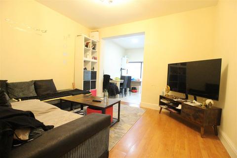 1 bedroom apartment to rent, 17 Forest Drive West, London E11