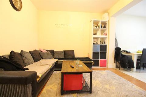 1 bedroom apartment to rent, 17 Forest Drive West, London E11