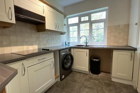 3 bedroom apartment to rent, Park Dale Court, Parkdale East, Wolverhampton