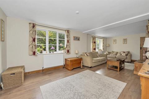 4 bedroom semi-detached house for sale, Pakenham Road, Thurston