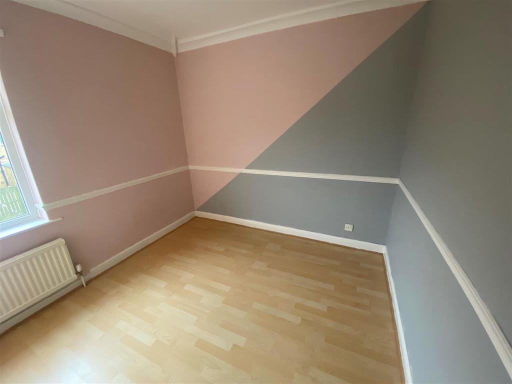 Bed 3.jpg