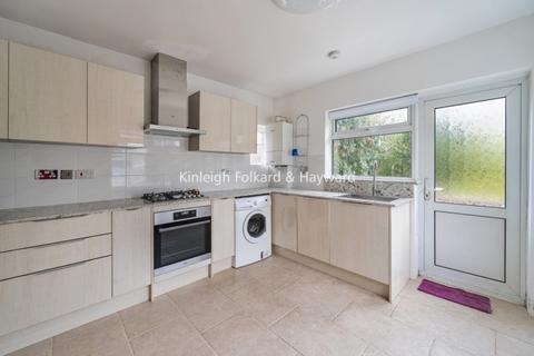 2 bedroom maisonette to rent, Aboyne Drive London SW20