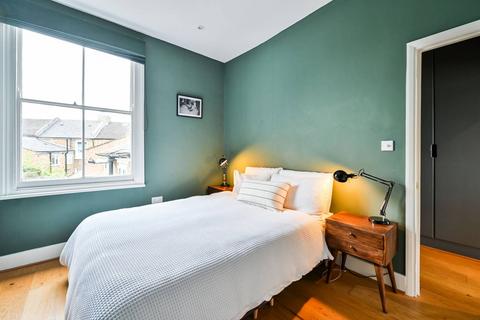 1 bedroom flat for sale, Nutcroft Road, Peckham, London, SE15