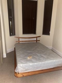 2 bedroom flat to rent, Central Road, Manchester M20