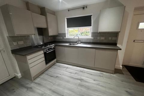 2 bedroom house to rent, Broomfield Park, Off Manchester Old Road, Middleton