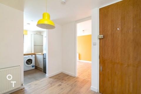 2 bedroom flat to rent, Grafton Road, NW5