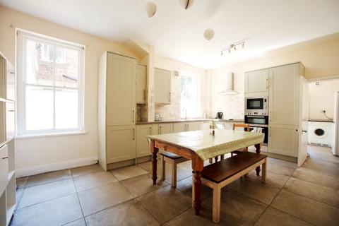 8 bedroom terraced house to rent, Newcastle Upon Tyne, Tyne and Wear NE2