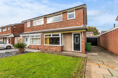 3 bedroom semi-detached house for sale, Chapel Cross Road, Fearnhead, WA2