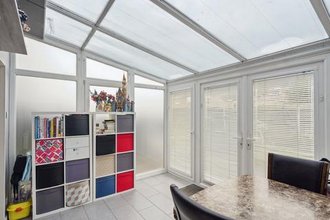 93 Leas Drive, Iver, SL0 9RB
