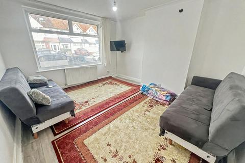 3 bedroom terraced house for sale, Elmcroft Avenue, London