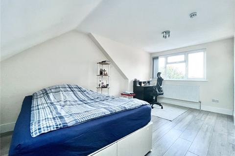 1 bedroom in a house share to rent, Church Stretton Road, Hounslow, TW3