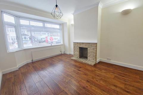 3 bedroom terraced house to rent, Pentire Close, Upminster, Essex, RM14