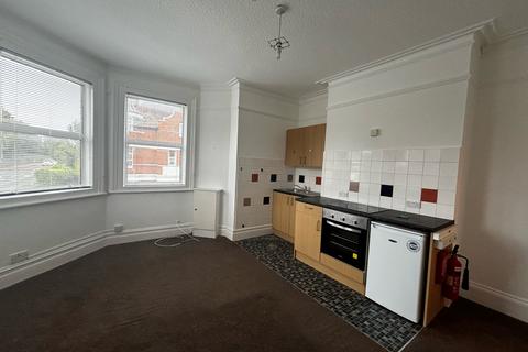 1 bedroom bedsit to rent, Creffield Road, London W5