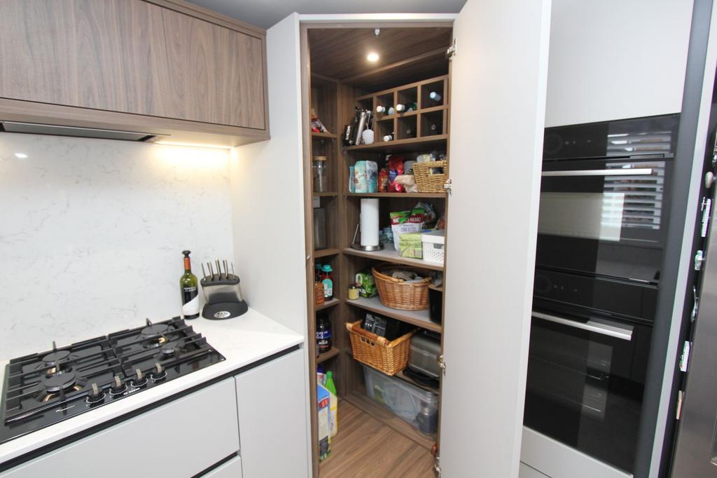 Kitchen/ Dining Room