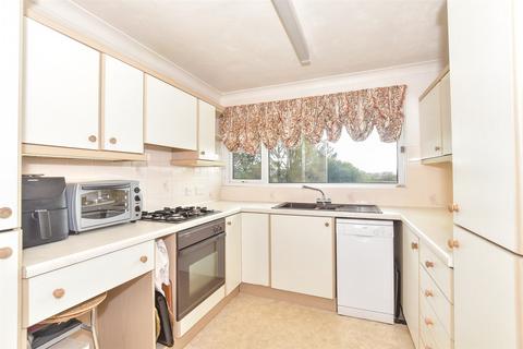 3 bedroom townhouse for sale, Skeyne Drive, Pulborough, West Sussex