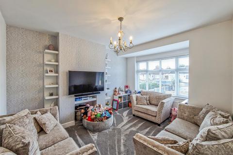 3 bedroom semi-detached house for sale, Hampton Gardens, Southend-on-Sea SS2