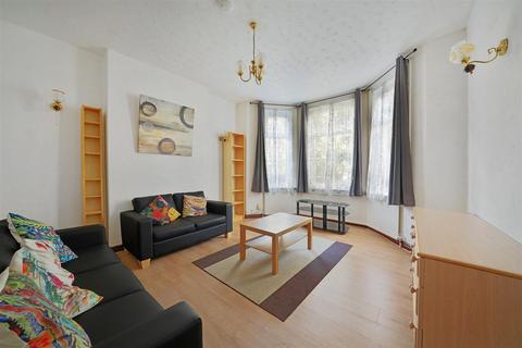 4 bedroom terraced house to rent, Wightman Road, London N8