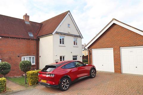 3 bedroom semi-detached house to rent, Barley Court, Braintree