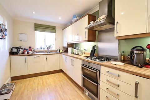 3 bedroom semi-detached house to rent, Barley Court, Braintree