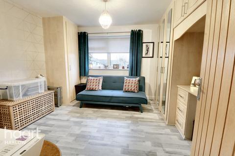 103 Bynghams, Harlow, CM19 5NT