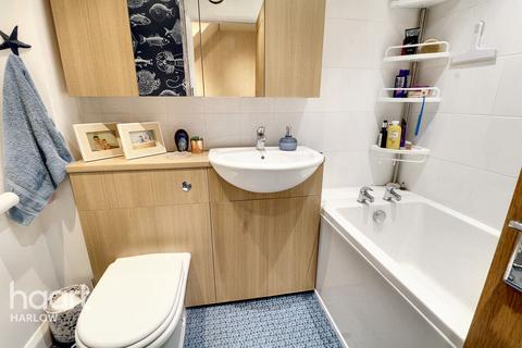 103 Bynghams, Harlow, CM19 5NT