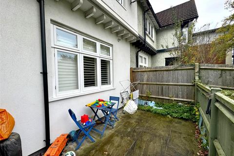 1 bedroom apartment for sale, Clockhouse Road, Farnborough GU14