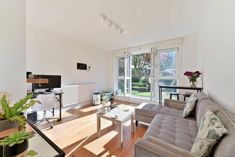 1 bedroom flat for sale, Strathan Close, Southfields, London, SW18