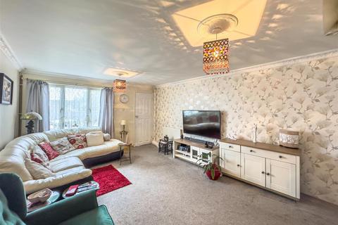 2 bedroom semi-detached house for sale, Buckingham Road, Hockley SS5