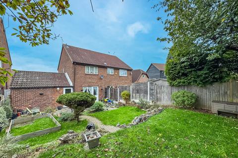 64 Buckingham Road, Hockley, SS5 4UE