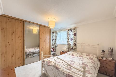 64 Buckingham Road, Hockley, SS5 4UE