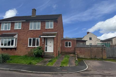 3 bedroom semi-detached house to rent, The Paddocks, Wellington