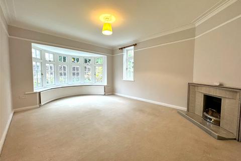 4 bedroom detached house to rent, Reigate Road, Dorking, Surrey, RH4