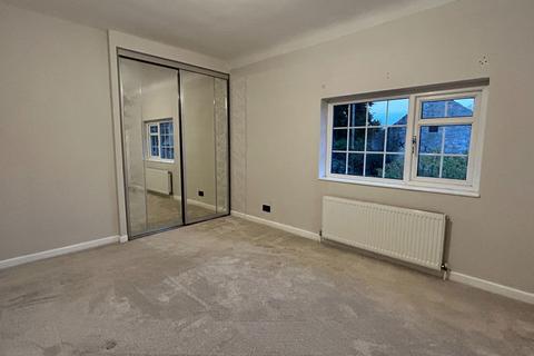 undefined, High Street, Northampton NN6